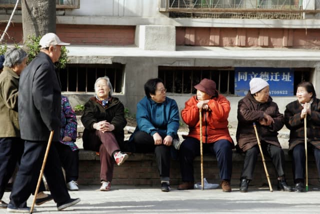 El histórico ajuste de pensiones en China revela red de seguridad social cada vez más reducida