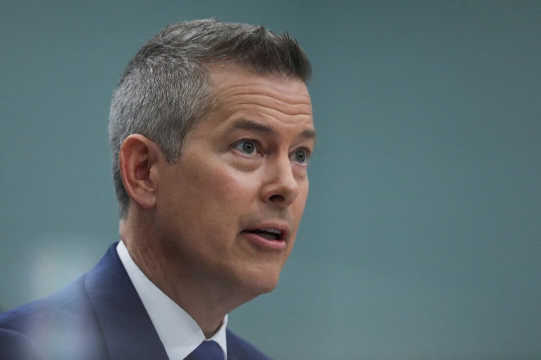 El secretario de Transporte de EE. UU., Sean Duffy, testifica ante un comité de la Cámara de Representantes en el Capitolio de Washington el 14 de mayo de 2025. (Reuters/Anna Rose Layden/Foto de archivo)
