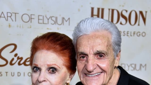 Carole Cook y Tom Troupe en Hudson Jeans Presents The Art of Elysium's Genesis, celebrado en Siren Cube el 20 de septiembre de 2013 en Los Ángeles para homenajear a artistas emergentes. (Frazer Harrison/Getty Images para Art of Elysium)
