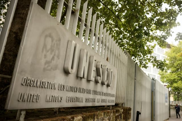 Trump ordena salida de Estados Unidos de la UNESCO, revirtiendo la reincorporación de la era Biden
