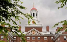 Departamento de Estado investiga elegibilidad de Harvard para patrocinar visas a académicos visitantes