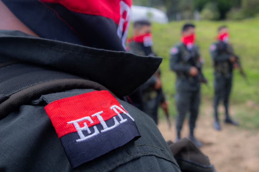 Rebeldes del Ejército de Liberación Nacional (ELN) se ven en una imagen de archivo. (STRINGER/AFP vía Getty Images)