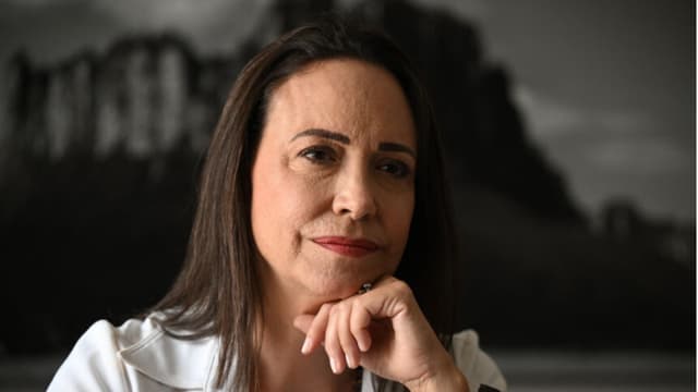 La líder opositora María Corina Machado durante una entrevista con la AFP en Caracas el 25 de julio de 2024, antes de las elecciones presidenciales del 28 de julio. (FEDERICO PARRA/AFP a través de Getty Images)