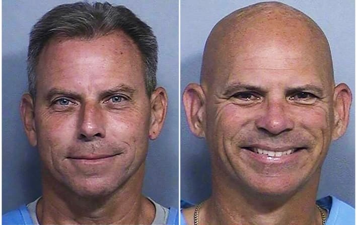 (Izquierda) Erik Menéndez, 54 años. (Derecha) Lyle Menéndez, 57 años. Departamento de (Correcciones de California a través de AP)