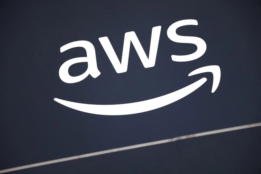 Logotipo de Amazon Web Services (AWS) en la conferencia Collision celebrada en Toronto el 23 de junio de 2022. (Chris Helgren/Reuters)