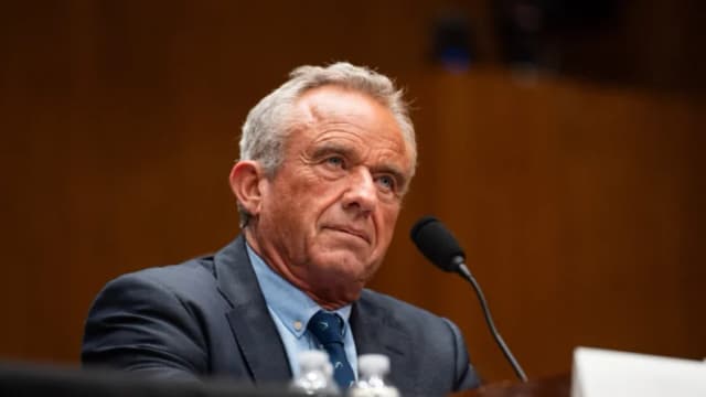 El secretario de Salud, Robert F. Kennedy Jr., testifica ante el Comité de Salud, Educación, Trabajo y Pensiones (HELP) del Senado en el Capitolio, en Washington, el 14 de mayo de 2025. (Madalina Vasiliu/The Epoch Times)