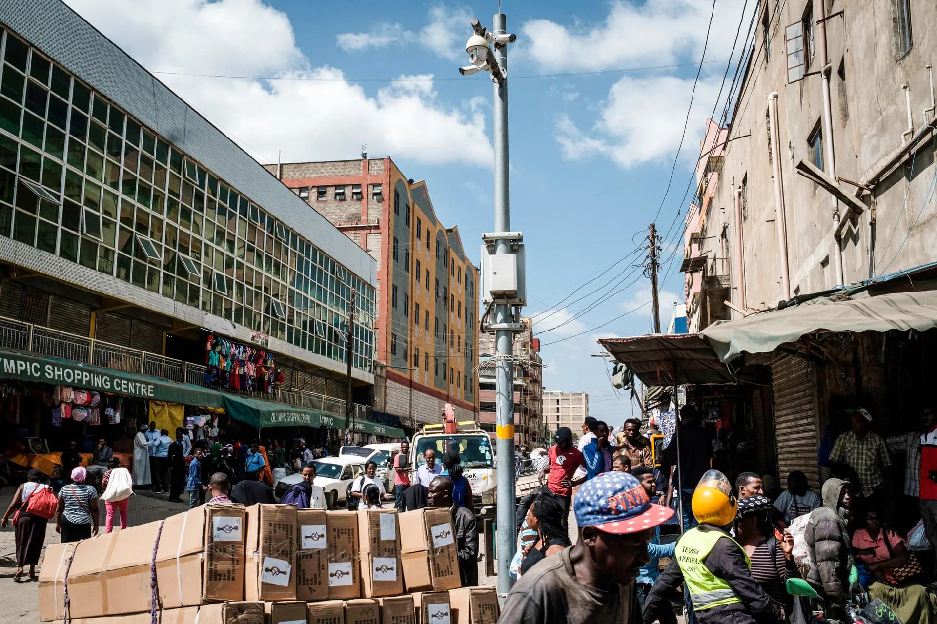 Una cámara de vigilancia en una calle de Nairobi, Kenia, el 18 de enero de 2019. (Yasuyoshi Chiba/AFP a través de Getty Images)