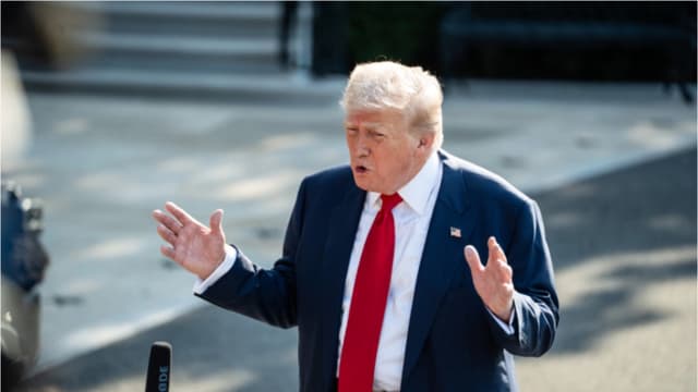 Trump propone devoluciones a contribuyentes estadounidenses con ingresos de aranceles