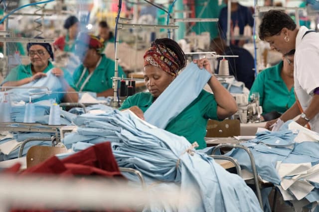 Empresas manufactureras de Sudáfrica piden más aranceles para China