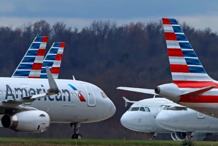 Aviones de American Airlines estacionados en el Aeropuerto Internacional de Pittsburgh, en Imperial, Pensilvania, el 31 de marzo de 2020. (Gene J. Puskar/AP Photo)