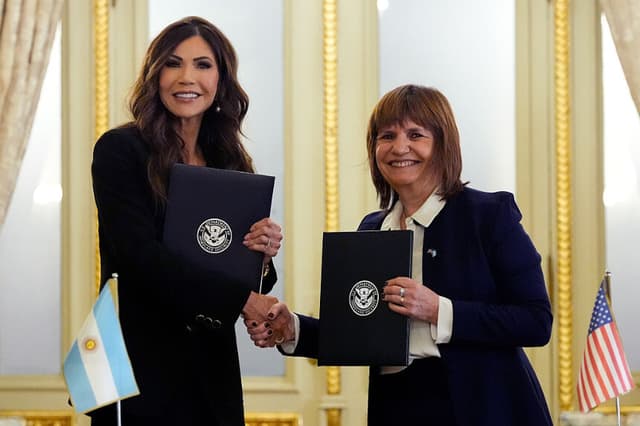 Kristi Noem se reúne con el gobierno de Argentina para avanzar en seguridad bilateral, terrorismo y crimen organizado