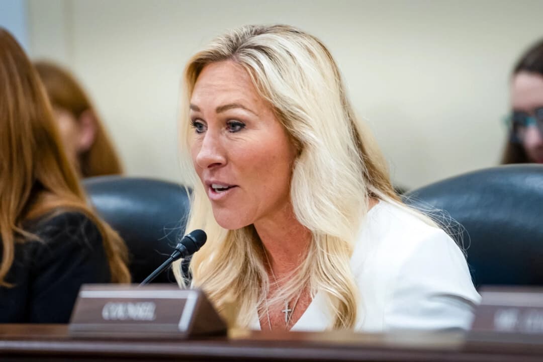 La representante Marjorie Taylor Greene (R-Ga.) preside una audiencia en el Capitolio el 12 de febrero de 2025. (Madalina Vasiliu/The Epoch Times).