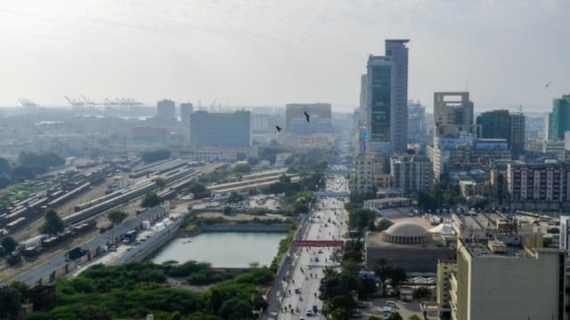 EE. UU. alcanza un acuerdo con Pakistán sobre petróleo y aranceles