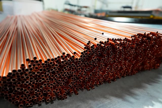 Aranceles del 50 % de Trump sobre cobre entran en vigor 1.º de agosto, sector minero de Canadá se libra