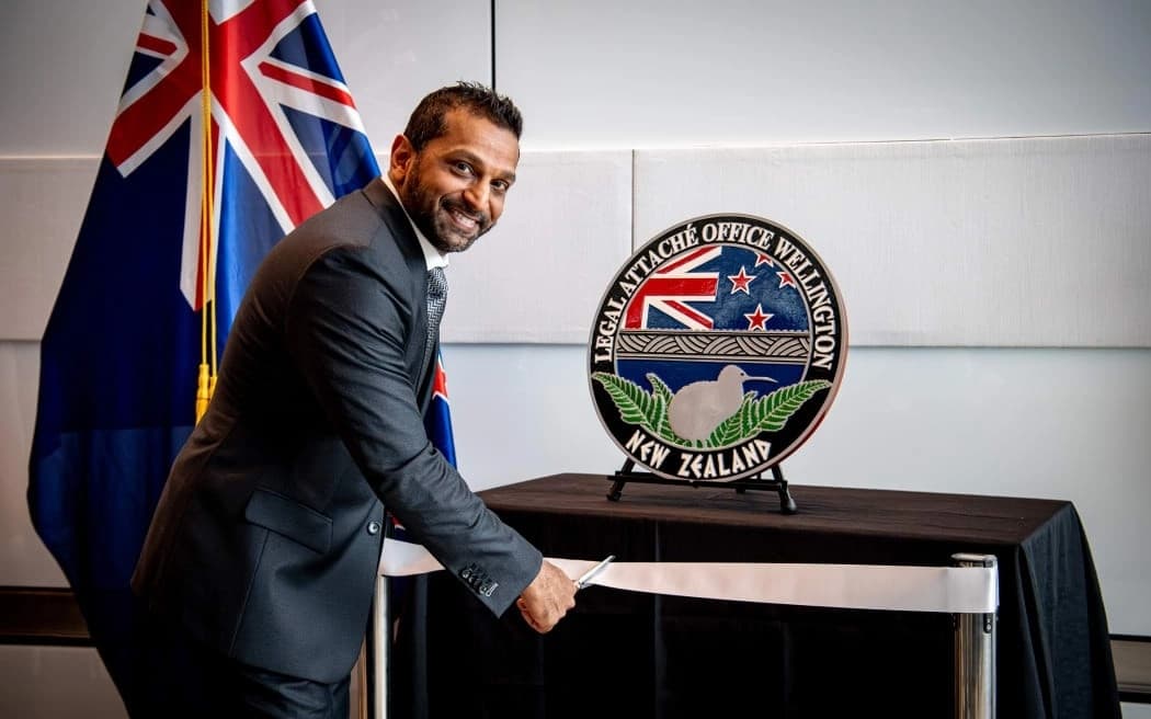El director del FBI, Kash Patel, inaugura oficialmente la nueva oficina del FBI Legat en Wellington, Nueva Zelanda. (Ola Thorsen / Embajada de EE. UU. en Wellington)

