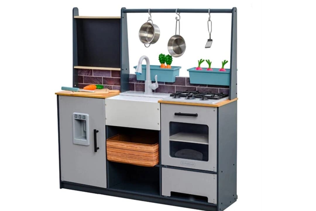 Imagen del juego de cocina KidKraft Farm to Table Model Play Kitchen retirado del mercado. (Comisión de Seguridad y Protección del Consumidor)
