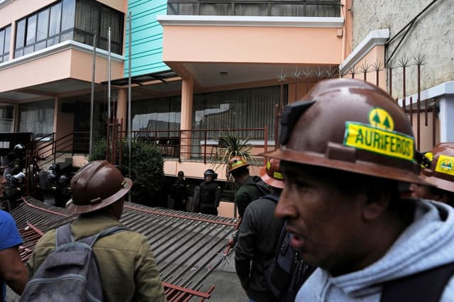 Mueren 5 mineros tras derrumbe en yacimiento al suroeste de Bolivia