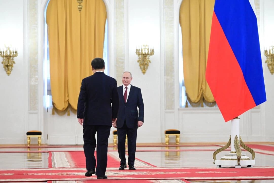 El presidente ruso, Vladímir Putin, se reúne con el líder chino, Xi Jinping, en el Kremlin de Moscú el 21 de marzo de 2023. (Pavel Byrkin/Sputnik/AFP a través de Getty Images)