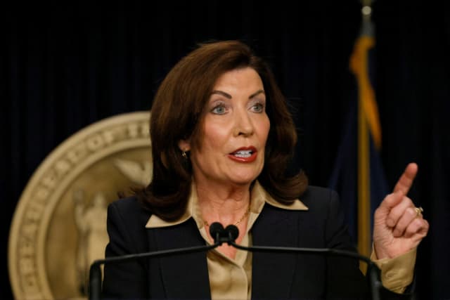 Hochul respalda rediseñar el mapa electoral de Nueva York, citando los movimientos del GOP en Texas