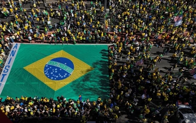 Partidarios de Bolsonaro protestan en Brasil contra la Corte Suprema y el presidente Lula