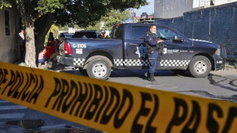 Detienen a 3 integrantes de facción del Cartel de Sinaloa cerca de un centro comercial en CDMX