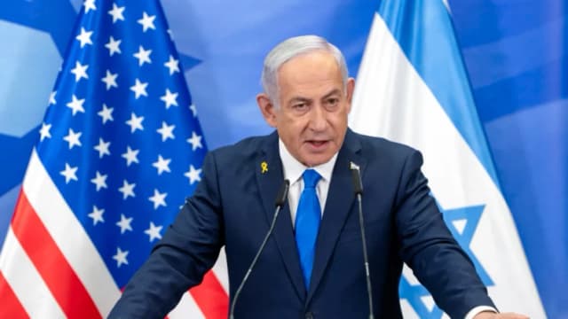 El primer ministro israelí, Benjamin Netanyahu, habla durante una conferencia de prensa conjunta con el secretario de Estado de Estados Unidos en su oficina en Jerusalén el 16 de febrero de 2025. (Ohad Zwigenberg/Pool/AFP vía Getty Images)
