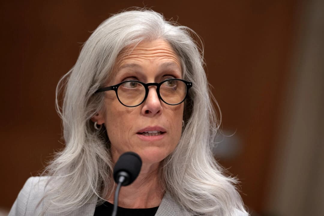 Susan Monarez, actual directora de los CDC, se dirige a los legisladores en Washington el 25 de junio de 2025. (Kayla Bartkowski/Getty Images)