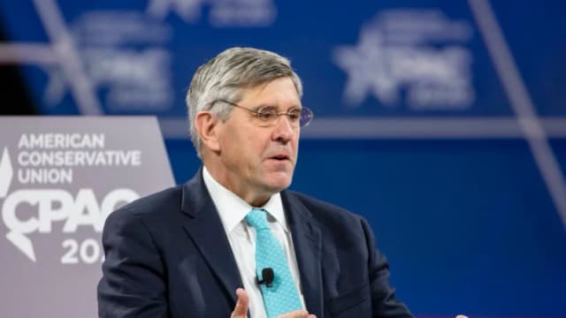 El economista Stephen Moore habla en la Conferencia de Acción Política Conservadora 2020 (CPAC) en National Harbor, Maryland, el 28 de febrero de 2020. (Samuel Corum/Getty Images).