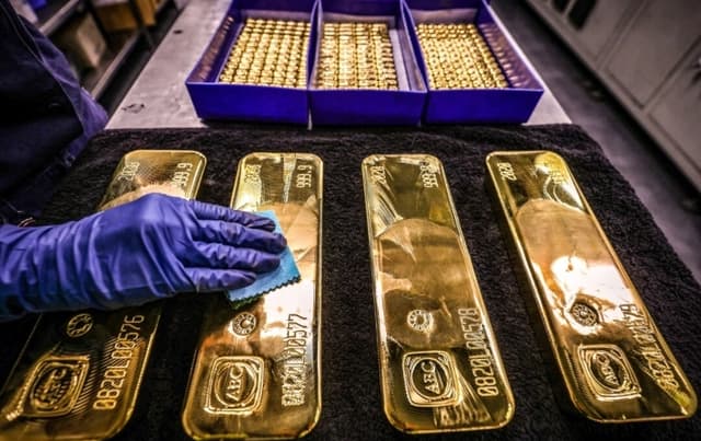 El oro alcanza un máximo histórico tras anuncio de aranceles sobre los lingotes de oro