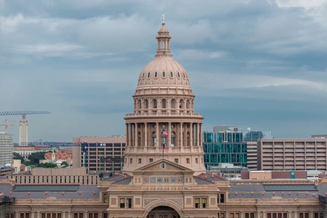 En una vista aérea, se ve el Capitolio de Texas en Austin, Texas, el 4 de agosto de 2025. (Brandon Bell/Getty Images)

