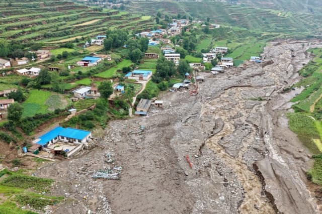 10 muertos y 33 desaparecidos por inundaciones repentinas en China, en la provincia de Gansu