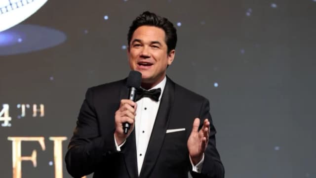 El presentador Dean Cain habla en el escenario durante la 24.ª edición de los Family Film Awards en el Hilton Los Angeles/Universal City de Universal City, California, el 24 de marzo de 2021. (Kevin Winter/Getty Images)