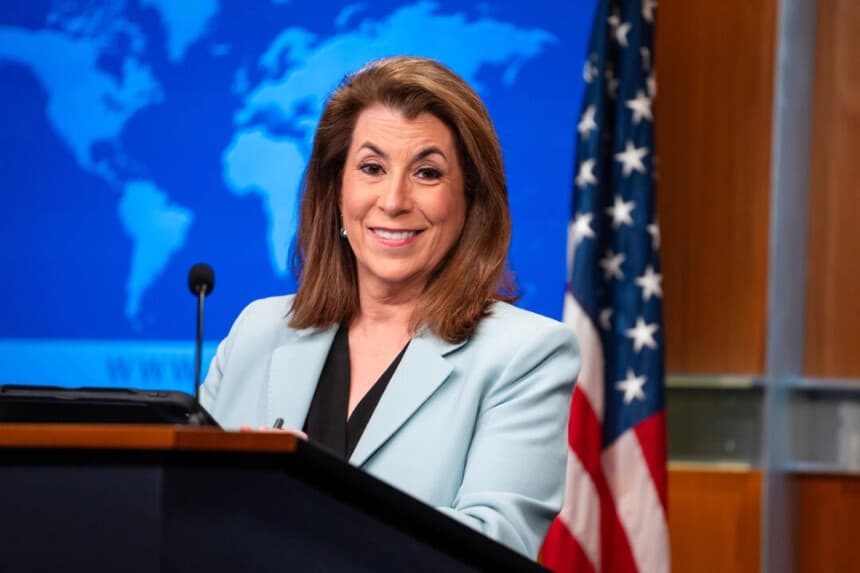 La portavoz del Departamento de Estado de EE. UU., Tammy Bruce, habla durante una rueda de prensa en Washington el 28 de marzo de 2025. Madalina Vasiliu/The Epoch Times