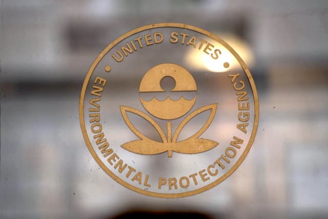 La Agencia de Protección Ambiental rescinde contratos con empleados sindicalizados