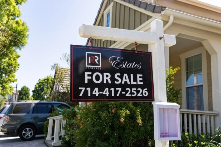 Casas esperan compradores en Irvine, California, el 21 de septiembre de 2020. (John Fredricks/The Epoch Times)