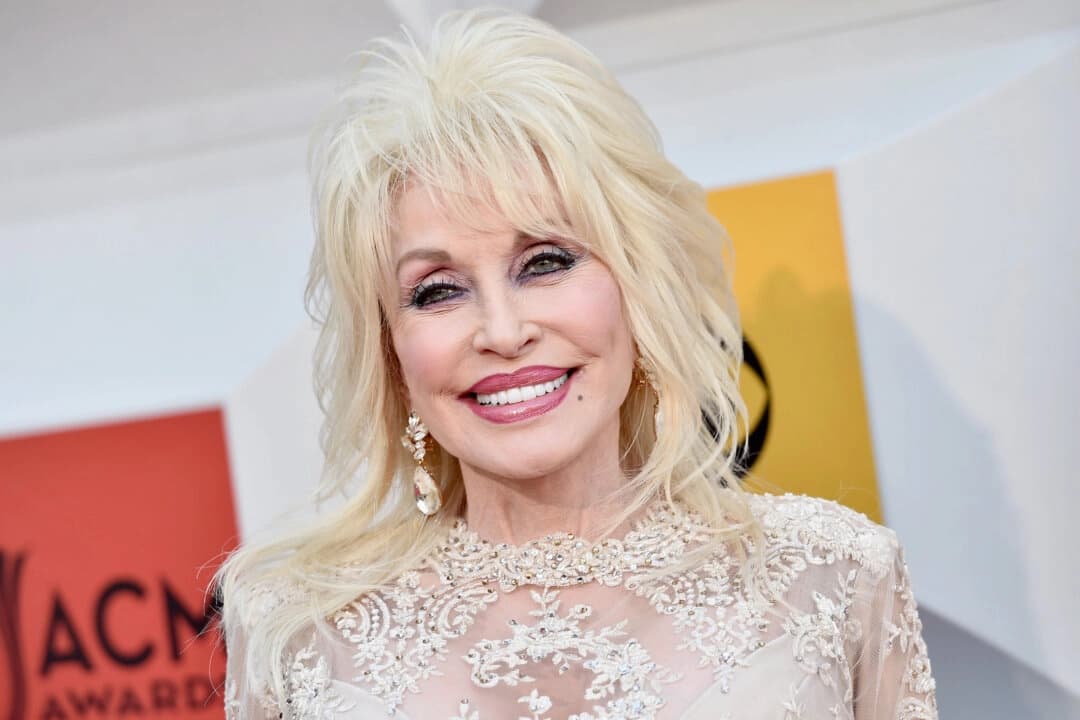 Dolly Parton asiste a la 51.ª edición de los Premios de la Academia de la Música Country en el MGM Grand Garden Arena de Las Vegas, Nevada, el 3 de abril de 2016. (David Becker /Getty Images).