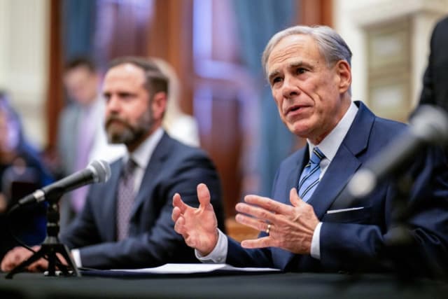 Abbott convoca una segunda sesión especial inmediata sobre la redistribución de distritos