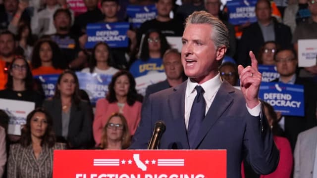 El gobernador de California, Gavin Newsom, habla durante una rueda de prensa en Los Ángeles el 14 de agosto de 2025. Marcio Jose Sanchez/AP Photo