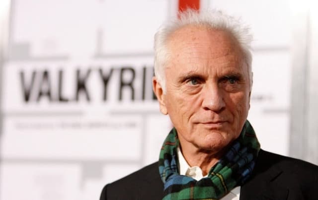 El actor Terence Stamp posa en el estreno de la película “Valkyrie” en el Directors Guild of America en Los Ángeles, el 18 de diciembre de 2008. (Mario Anzuoni/Reuters)