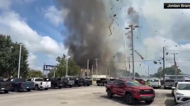 Una explosión en un centro médico veterinario en Wilmington, Carolina del Norte, el 19 de agosto de 2025. (Cortesía de Jordan Branyon)
