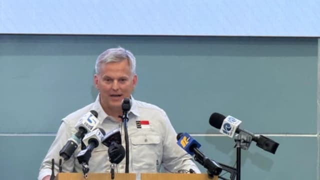 Carolina del Norte ordena a los equipos retirarse tras resultar casi ilesa del huracán Erin