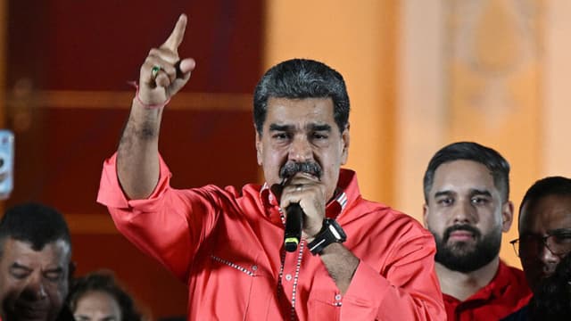 El mandatario venezolano, Nicolás Maduro, en la plaza Bolívar de Caracas, el 25 de mayo de 2025. (FEDERICO PARRA/AFP a través de Getty Images)