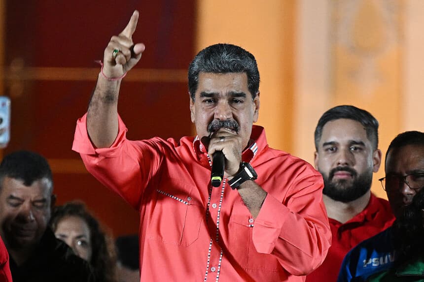 El mandatario venezolano, Nicolás Maduro, en la plaza Bolívar de Caracas, el 25 de mayo de 2025. (FEDERICO PARRA/AFP a través de Getty Images)