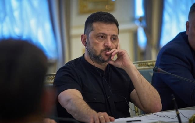 Ucrania quiere USD 1000 millones al mes de aliados para comprar armas de EE. UU., según Zelenski