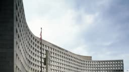 HUD emite orden de verificar ciudadanía de inquilinos en viviendas financiadas