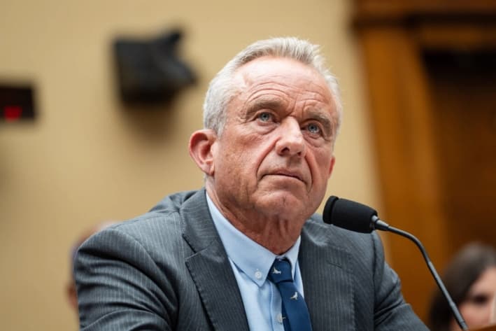 El secretario de Salud, Robert F. Kennedy Jr., testifica en el Capitolio de Washington, el 24 de junio de 2025. (Madalina Kilroy/The Epoch Times)