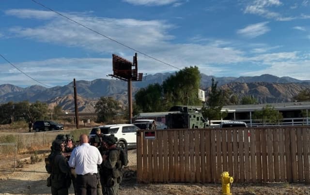 Detectives del Sheriff arrestaron a Jake y Rebecca Haro en su casa de Cabazon, California, el 22 de agosto de 2025, bajo sospecha de asesinar a su hijo de siete meses.(Departamento del Sheriff del Condado de San Bernardino)