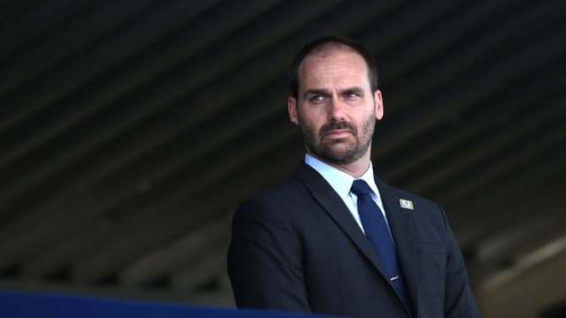 Diputado brasileño Eduardo Bolsonaro pide a la Cámara que le permita ocupar su escaño desde EE. UU.