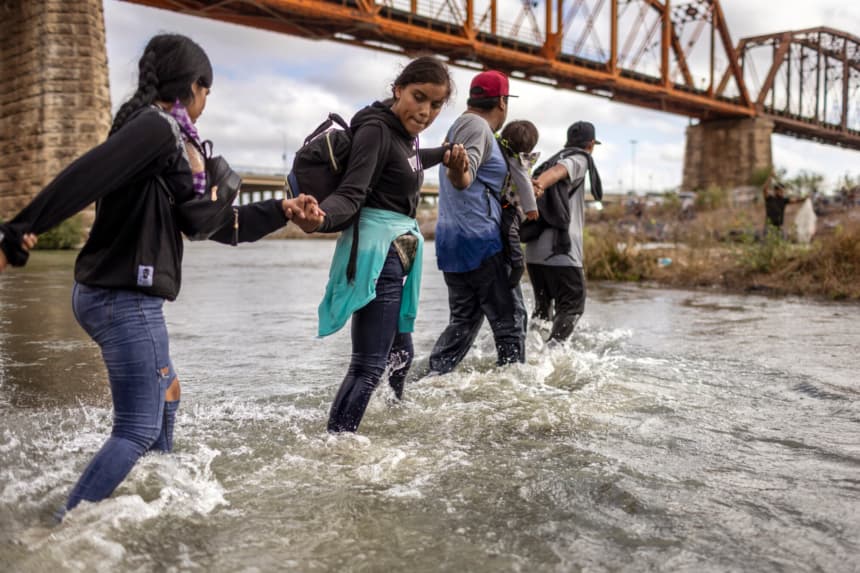 Sheinbaum dice seguirá trabajando en pro de inmigrantes mexicanos en EE. UU. a los que llama “héroes”