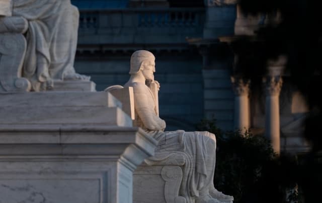 Trump dice que solicitará a la Corte Suprema resolución acelerada en apelación sobre aranceles